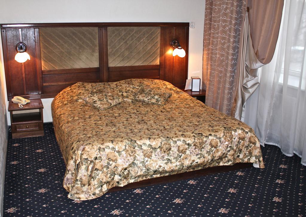 Pushkinskaya Hotel Rostov-na-Donu Rom bilde