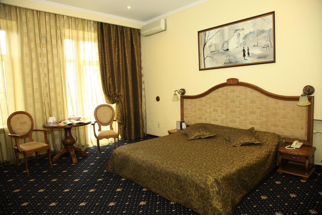 Pushkinskaya Hotel Rostov-na-Donu Rom bilde